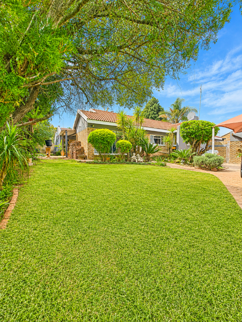 4 Bedroom Property for Sale in Wilkoppies North West